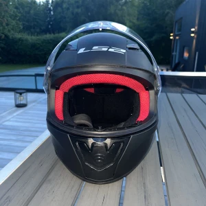 Mopedhjälm - Strl L (59-60cm) I nyskick 450kr + frakt