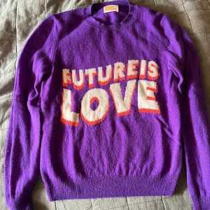 From future tröja - Säljer min coola from future tröja!💓💓