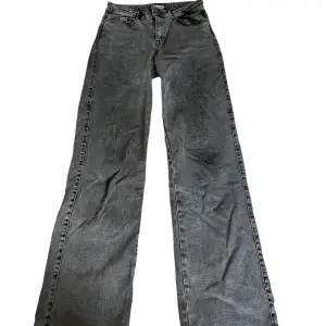 Madlady jeans i storlek 36/och tall. 
