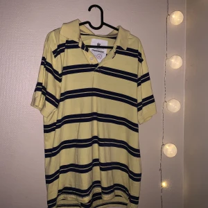 Pikétröja  - Oversized pikétröja från dressman, supergullig🌼