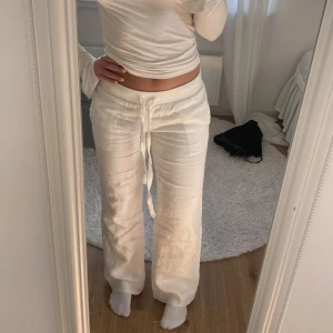 Alohba linnebyxor  - Säljer mina populära linnebyxor från alohba, endast provade då dom var för långa🤍