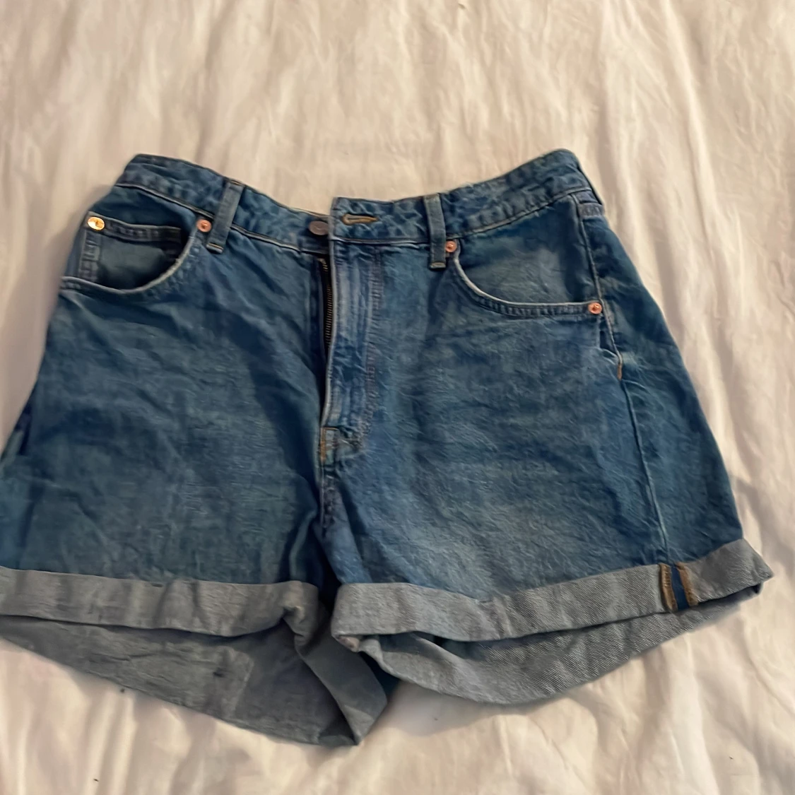 Blå jeansshorts