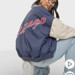 Varsity jacka - Varsity jacka från Missguided, jackan är i nyskick. Köptes för 629, säljer för 200:-.