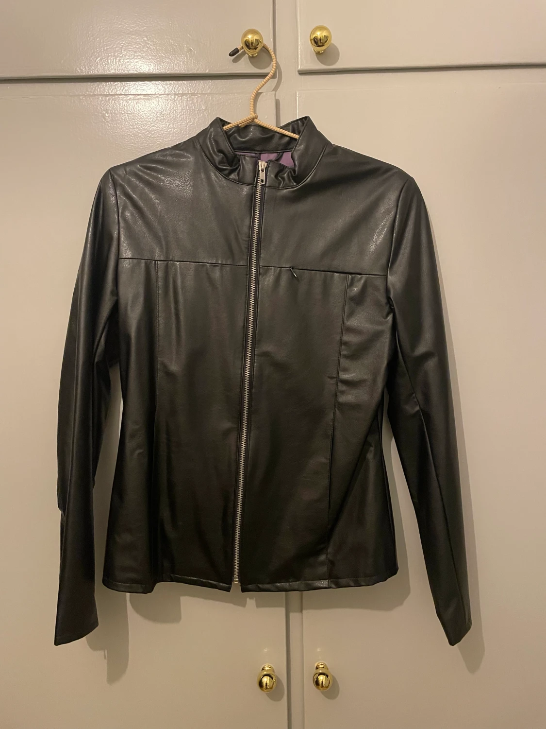 Figursydd skinnjacka - 90