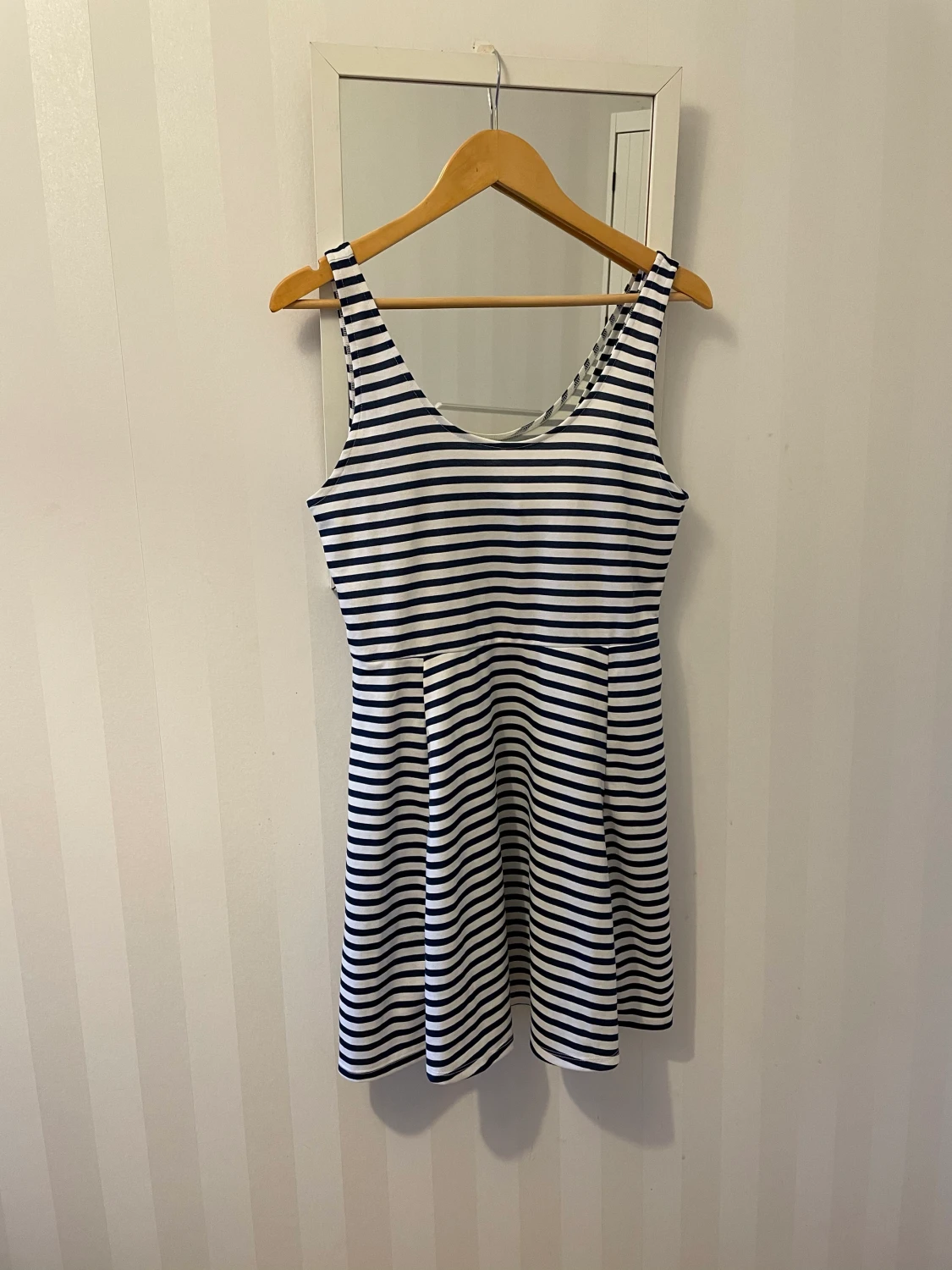 Randig klänning storlek 44