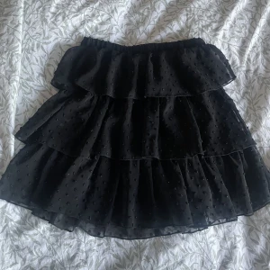 Kjol - Svart kjol i storlek 152 (passar Xxs/xs)