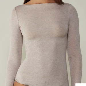 Intimissimi tröja - Säljer denna intimissimi tröja för att den inte kommer till användning,  den är i mycket bra skick. 