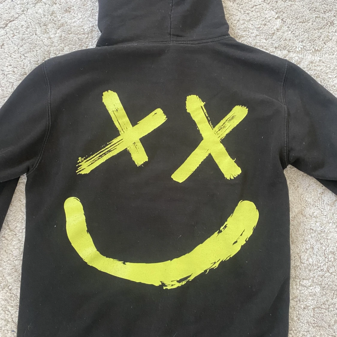 Louis Tomlinson smiley hoodie - 90