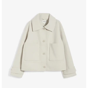 Vit jacka  - Säljer denna oanvända jacka från Kappahl🤩 storlek xs