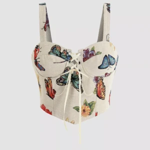 Croptop - Säljer oanvänd Croptop. Nypris 180kr säljer för 100kr. Storlek XL men liten i storlek mer som L. 