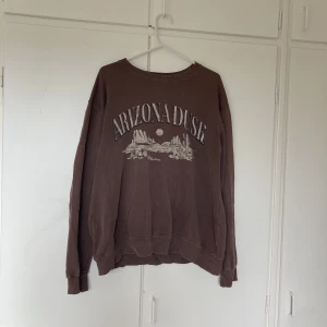 Sweater - köpt här på plick men aldrig använd