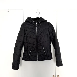 Bershka jacka strl S - Jacka från Bershka i strl S