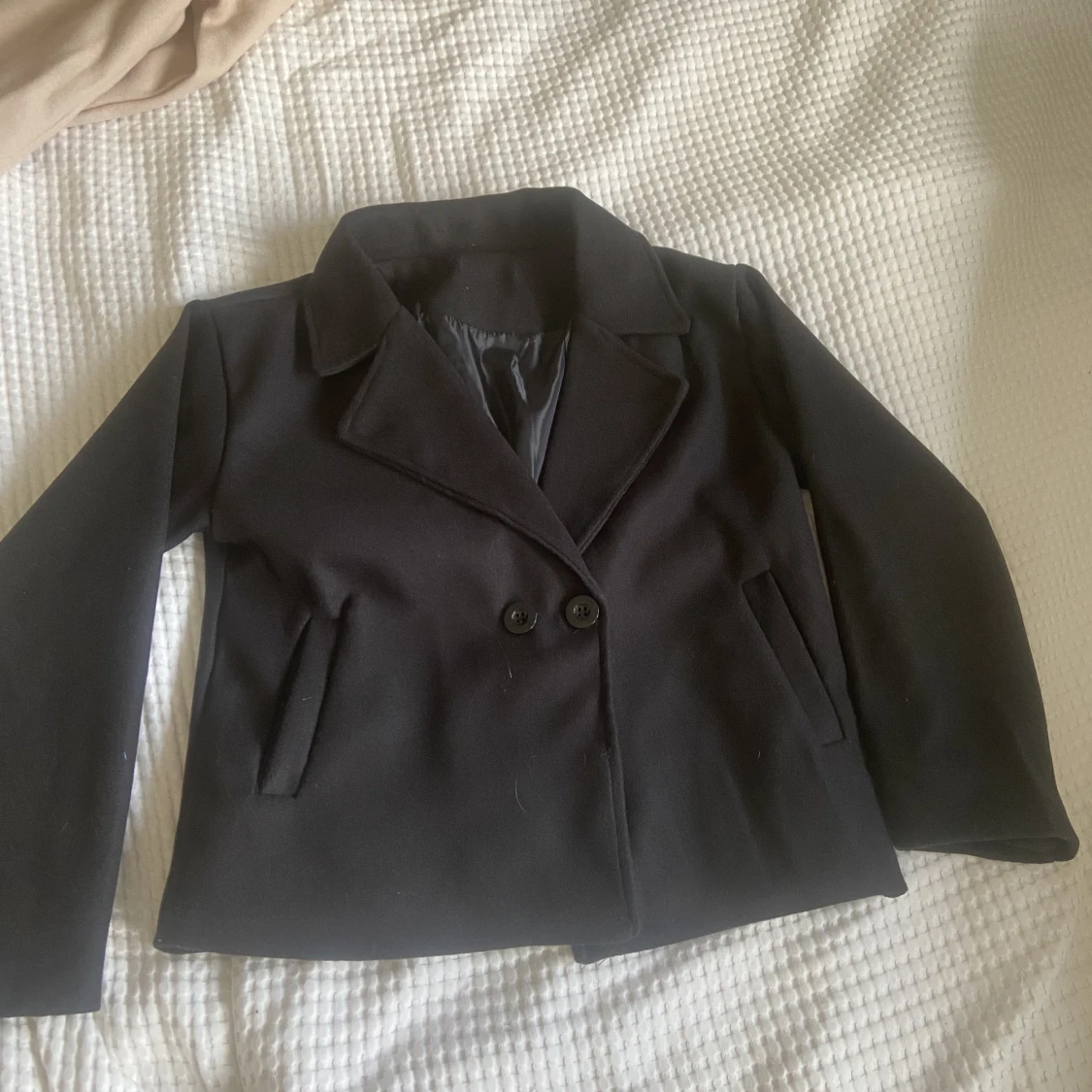 Svart kort kappa - 90