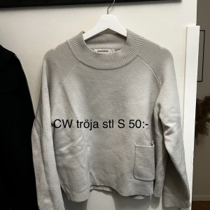 CW tröja  - Snygg Carin Wester tröja stl M med halvpolo. 