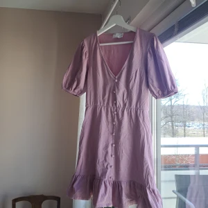 rosa miniklänning - såå fin klänning, knappt använd! 