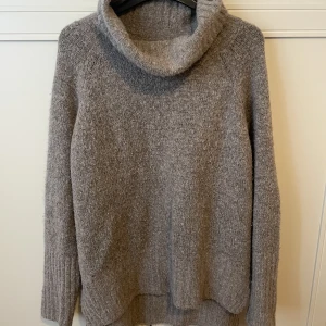 Oversize stickad - Jätteskön och oversize  Nopprig men enkelt att fixa