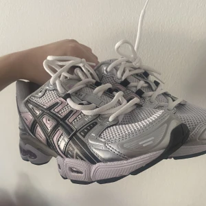 Asics Gel nymbus - Rosa oanvända asics gel nymbus 