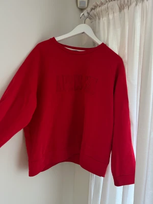 Sweatshirt GANT  - Fin tröja från GANT. Storlek L.  (Går åt det mindre håller ut storlek)