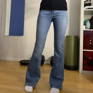 Nya Bootcut jeans! - Snygga Bootcut Jeans. Helt nya och oanvända!