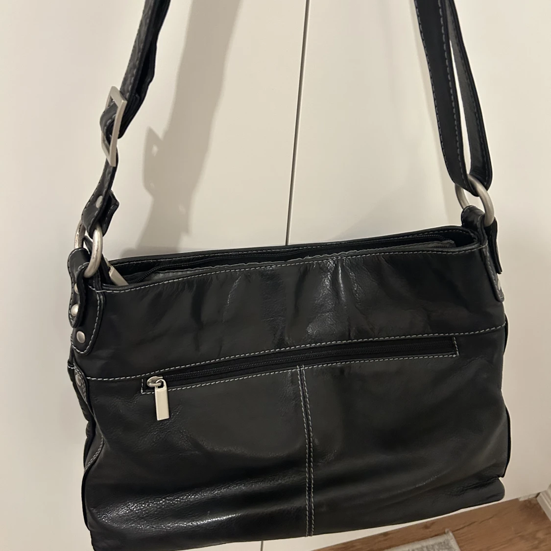 Svart väska  - 91