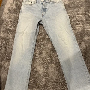 Hope RUSH JEANS - Tjena! Säljer mina Hope jeans i storlek 31. Jeansen är knappt använda och ser helt nya ut. Skick 9/10! Säljer för 800kr, nypris 1900kr.  Hör av dig om du är intresserad!