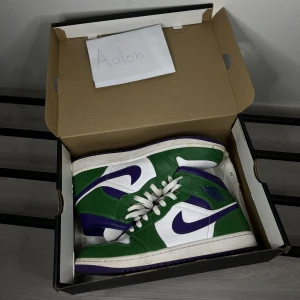 Jordan - Jordan 1 mids storlek 44.5, cond 9.0 , pris 1500+frakt eller kom pm med bud.