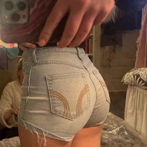 Jeansshorts - Supersnygga jeansshorts från Hollister. Köpta för längesen men knappt använda. 💗