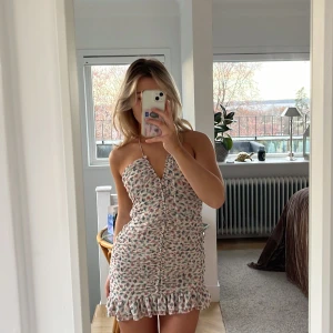Klänning - Populär zara klänning som kommit för lite till använding🥰