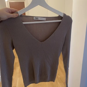 Tröja från Zara  - Använd fåtal gånger Frakt tillkommer 