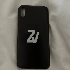 Mobilskal Zadig - För iPhone Xs, vet ej äkthet därav priset. Nyskick! 🙉