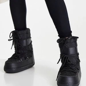 Moonboots liknande skor - Skor från ASOS som likar Moonboots. Varma och sköna. Storlek 38