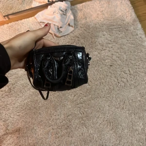 Zadig väska  - Säljer nu min Zadig väska, den minsta modellen super söt och fin 