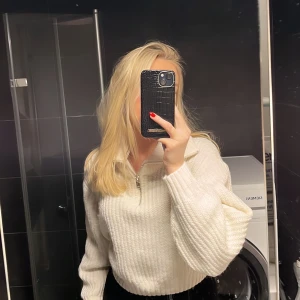 Stickad tröja från Gina - Superfin stickad tröja från Gina Tricot. Kommer dessvärre inte till användning. Storlek XS 💕