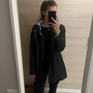 Helt ny regnkappa - Helt oanvänd regnkappa från lager 157 🫶🏼