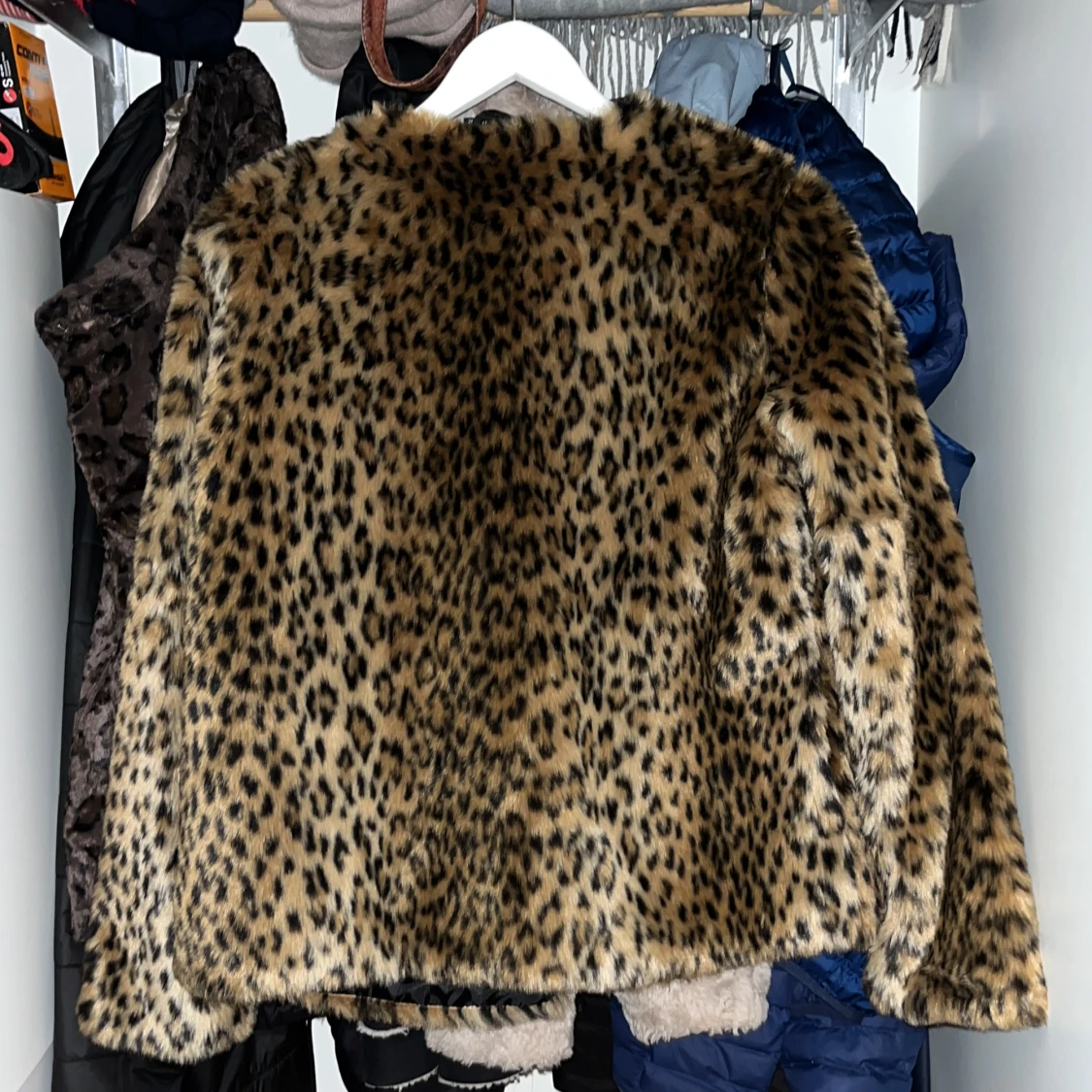 Pälsjacka i Leopard - 90