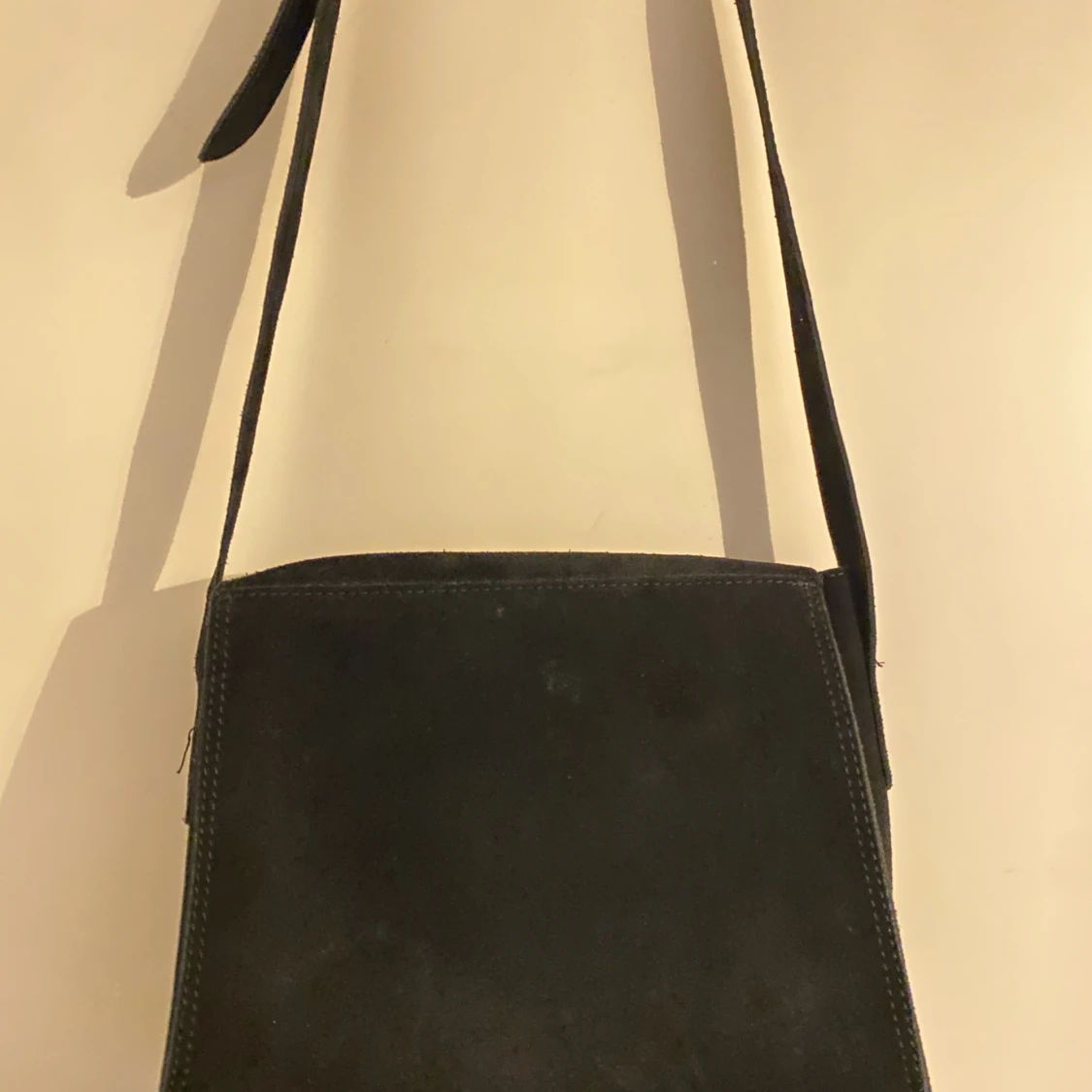 Axelremsväska i äkta mocka - 91