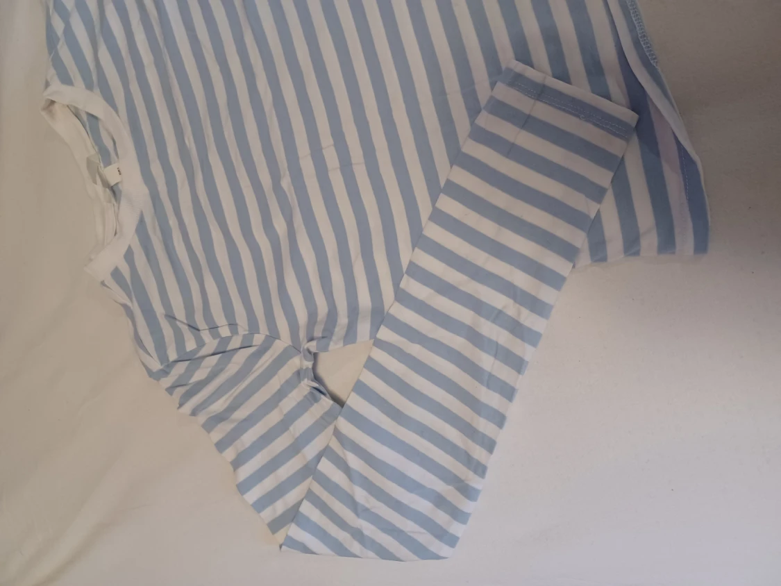 Vitblå randig tröja från hm - 90