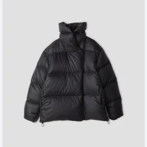 Filippa K dun jacka - Super fin dunjacka med knappar istället för kedja på bilden. 