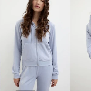 Velour tröja från Ginatricot  - Jättemysig velour tröja från Ginatricot, använt ett fåtal gånger så väldigt bra skick ☺️ säljer även matchande byxor i en annan annons☺️