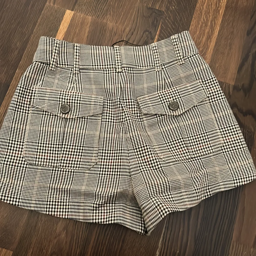 Fina shorts från zara . Shorts.