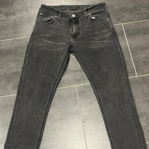Nudie jeans - Hej, jag säljer mina jeans, har ej andvänds den har bara legat i min garderob. 