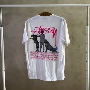 Stussy tröja - En äldre stussy tisha i storlek large.