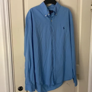 Ralph Lauren skjorta - Skick 9/10 använd fåtal gånger inga skador 