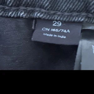 Monki jeans - Monki jeans, i bra skick! För stora för mig och jag är 1,63💕