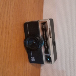 INSTAMATIC CAMERA 77X - Kamera från 1977-1984 har knappt använt den 