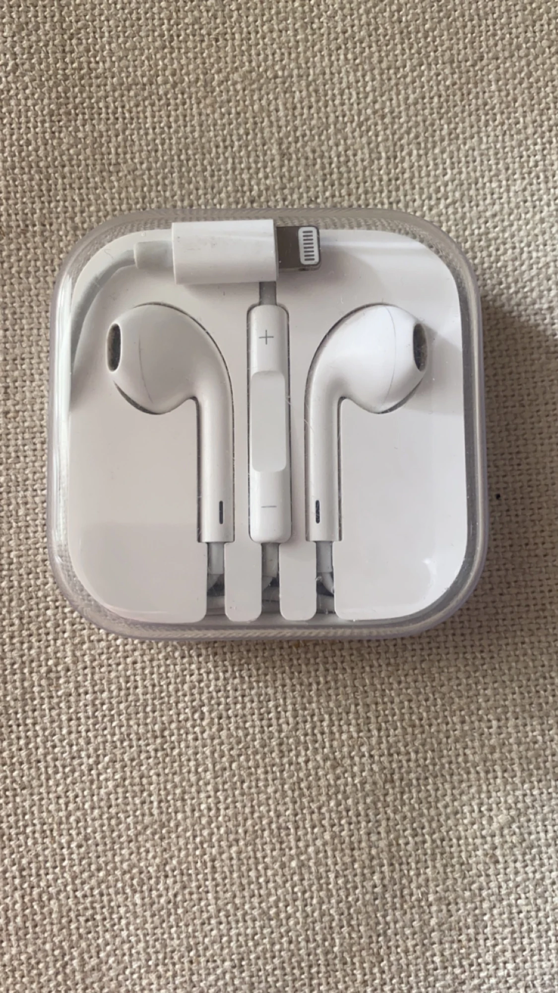 Apple Earbuds - 90