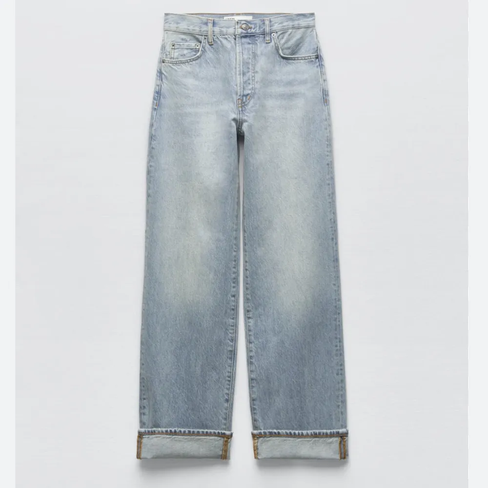 Använd flera gånger, perfekt baggy jeans. Köpt för 500kr. Jeans & Byxor.