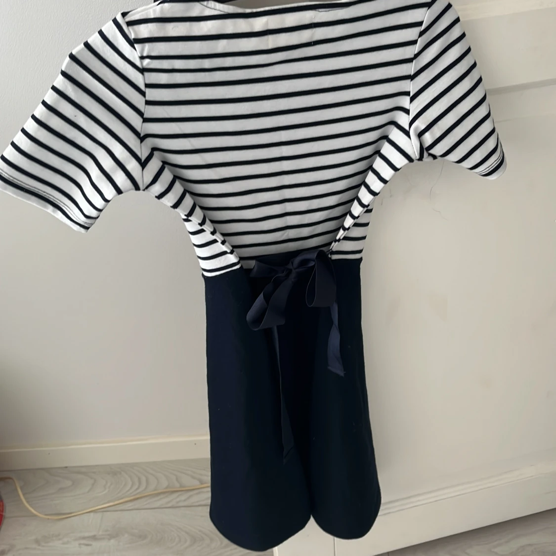 Figur kramande klänning