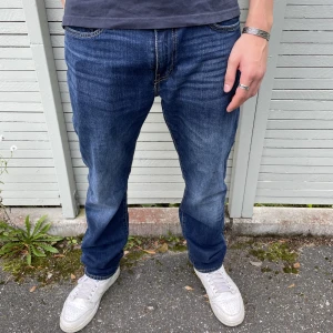 Levi’s jeans - Inte speciellt använda riktigt bra skick Straight/loose fit