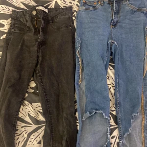 Molly jeans - Hej tänkte sälja mina Gina jeans Storlek M men små i storleken så skulle typ säga S Dom blåa var hål på knäna när ja köpte men jag gjorde lite större hål 80 kr för båda annars 50 kr styck